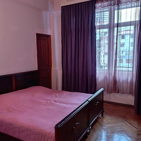 Апартаменты От Зуры Batumi Exterior foto