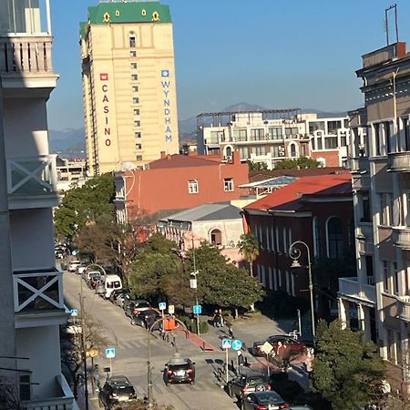 Апартаменты От Зуры Batumi Exterior foto
