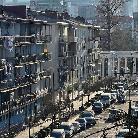 Апартаменты От Зуры Batumi Exterior foto
